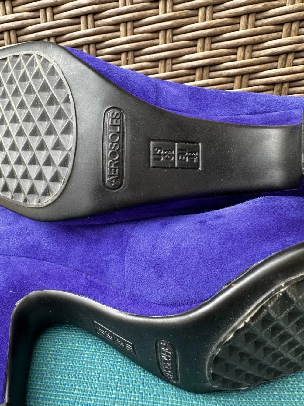 AEROSOLES bold royal